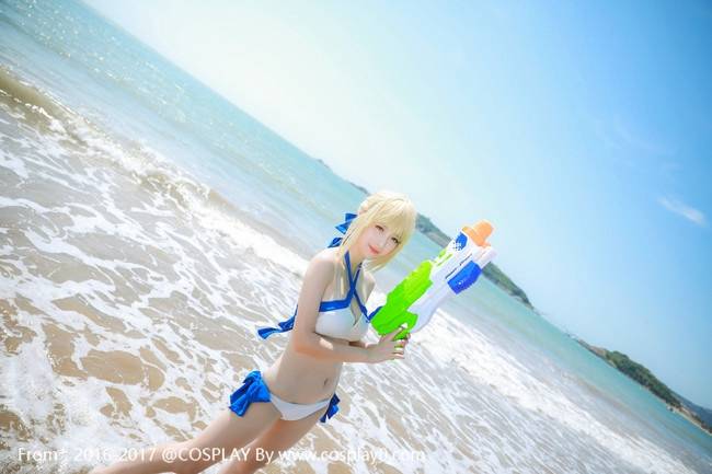 Cosplay福利/二次元美女saber水着泳装Cos福利图片