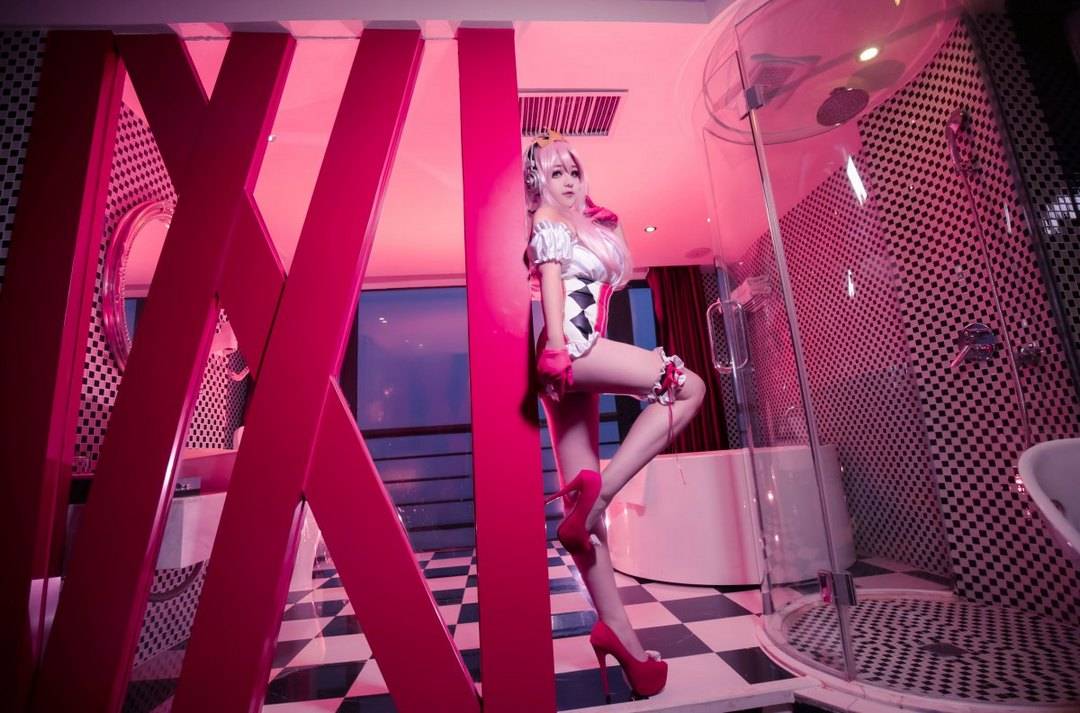 Cosplay福利/巨乳美女cosplay超级索尼子美腿诱惑福利图片