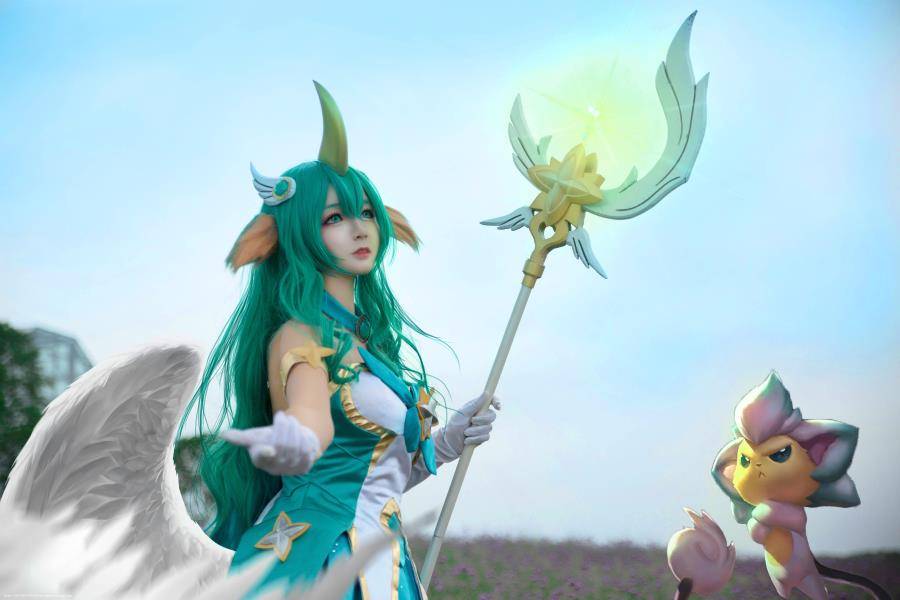 Cosplay福利/大奶美女cos英雄联盟众星之子索拉卡福利图片