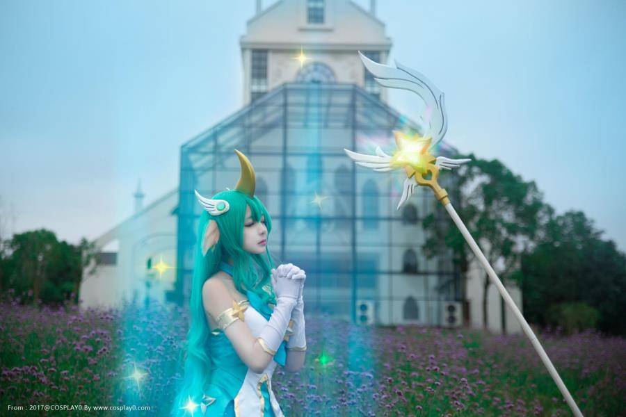 Cosplay福利/大奶美女cos英雄联盟众星之子索拉卡福利图片
