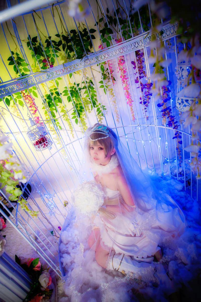Cosplay福利/二次元萌妹婚纱觉醒南小鸟cosplay福利图片