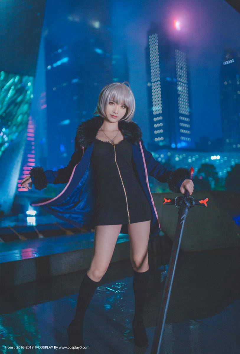 Cosplay福利/fate圣女贞德Alter美女制服Cosplay本子福利图