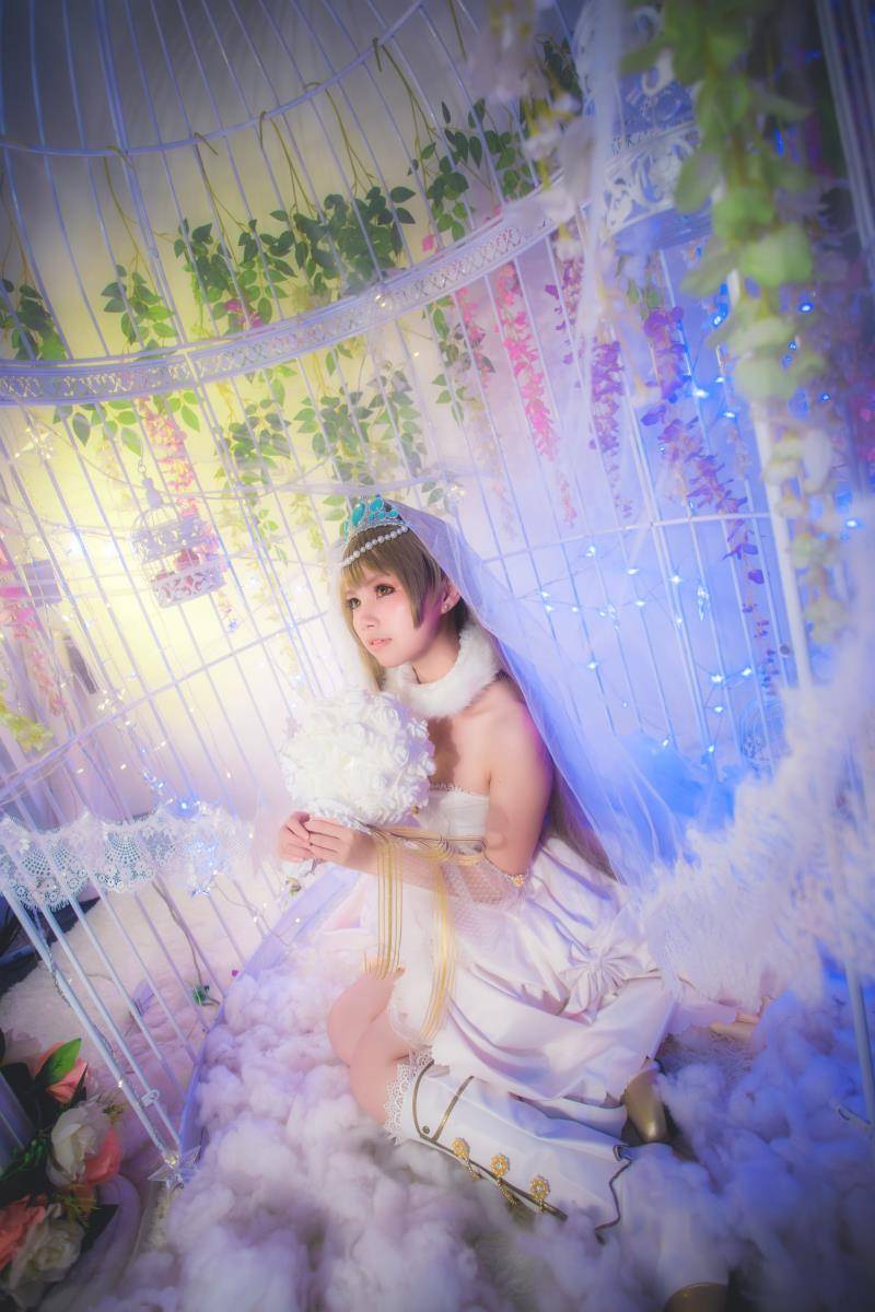 Cosplay福利/二次元萌妹婚纱觉醒南小鸟cosplay福利图片