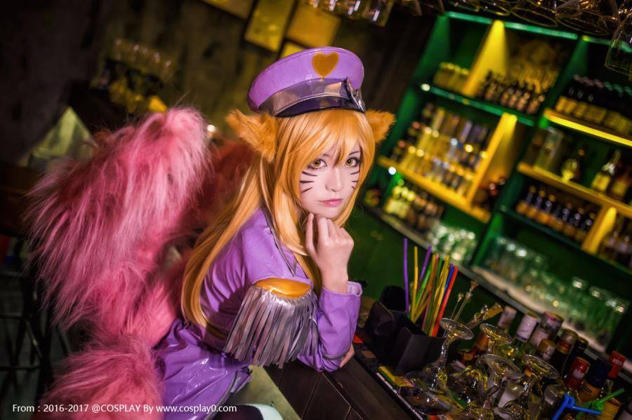 Cosplay福利/英雄联盟九尾妖狐阿狸黑丝美腿Cosplay本子福利图