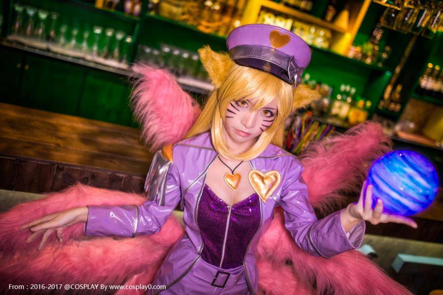 Cosplay福利/英雄联盟九尾妖狐阿狸黑丝美腿Cosplay本子福利图
