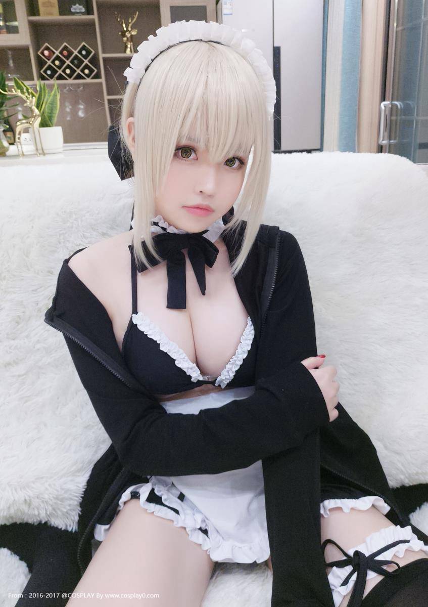 Cosplay福利/fate御姐黑丝saber诱惑内衣Cosplay本子福利