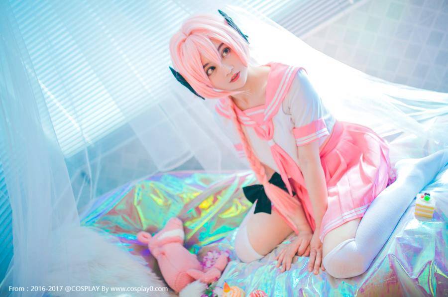 Cosplay福利/阿斯托尔福白丝萝莉Cosplay私房写真美女福利本子