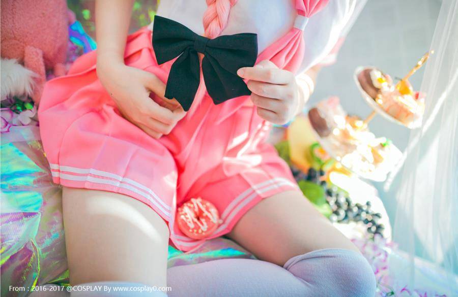 Cosplay福利/阿斯托尔福白丝萝莉Cosplay私房写真美女福利本子