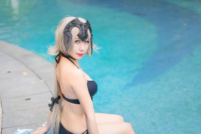 Cosplay福利/Fate/Grand Order 黑贞德黑色泳装COSPLAY美图欣赏 cn:浅浠