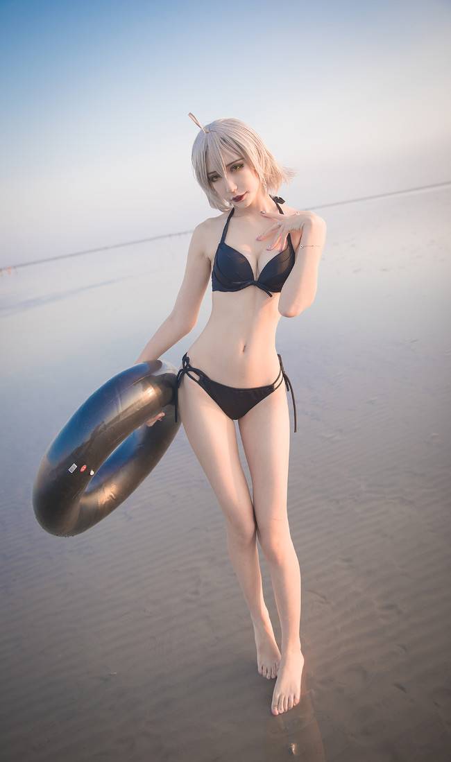 Cosplay福利/Fate/Grand Order 黑贞德 cn:U_O_ 黑呆 cn:花茶 双生子泳装COSPLAY美图欣赏