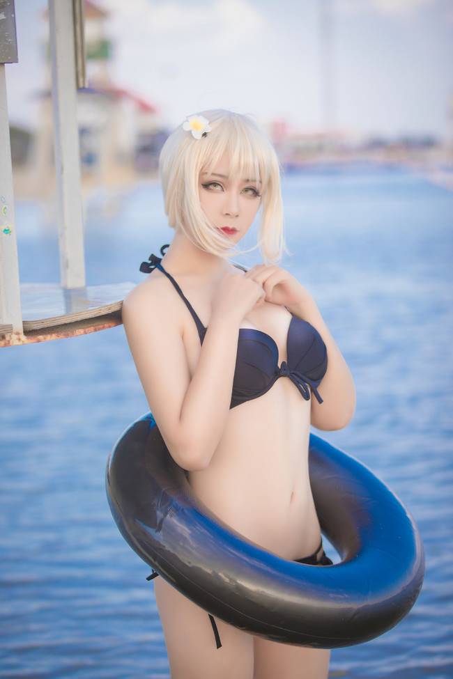Cosplay福利/Fate/Grand Order 黑贞德 cn:U_O_ 黑呆 cn:花茶 双生子泳装COSPLAY美图欣赏