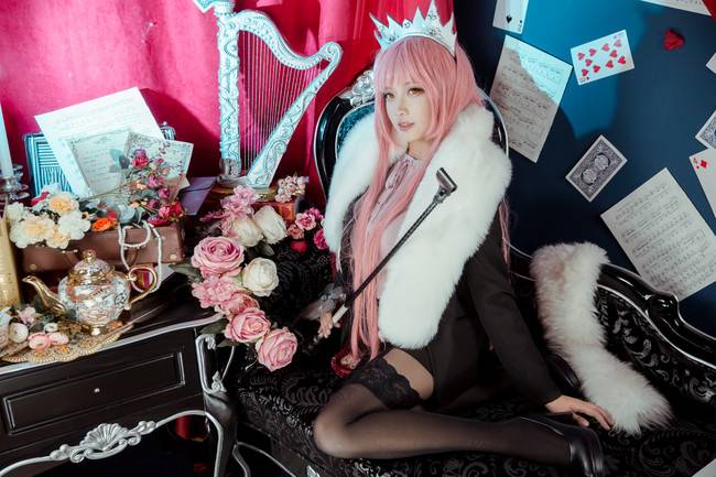 Cosplay福利/来打牌吧 黑丝绝对领域少女Fate/Grand Order 梅芙COSPLAY美图欣赏 cn:安能治我拖延症一_一