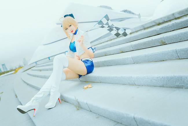 Cosplay福利/白丝绝对领域赛车少女Fate/Grand Order saber COSPLAY美图欣赏 cn:阿八八八w
