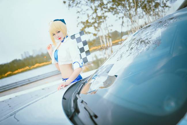 Cosplay福利/白丝绝对领域赛车少女Fate/Grand Order saber COSPLAY美图欣赏 cn:阿八八八w