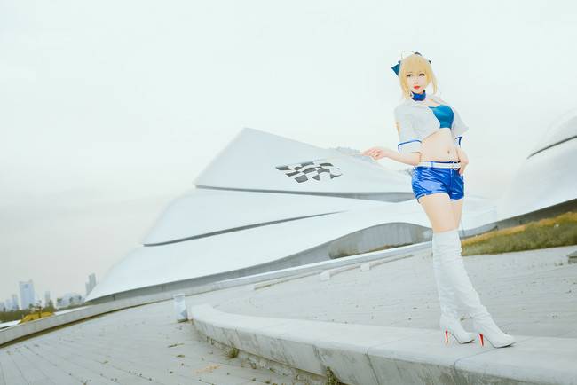 Cosplay福利/白丝绝对领域赛车少女Fate/Grand Order saber COSPLAY美图欣赏 cn:阿八八八w