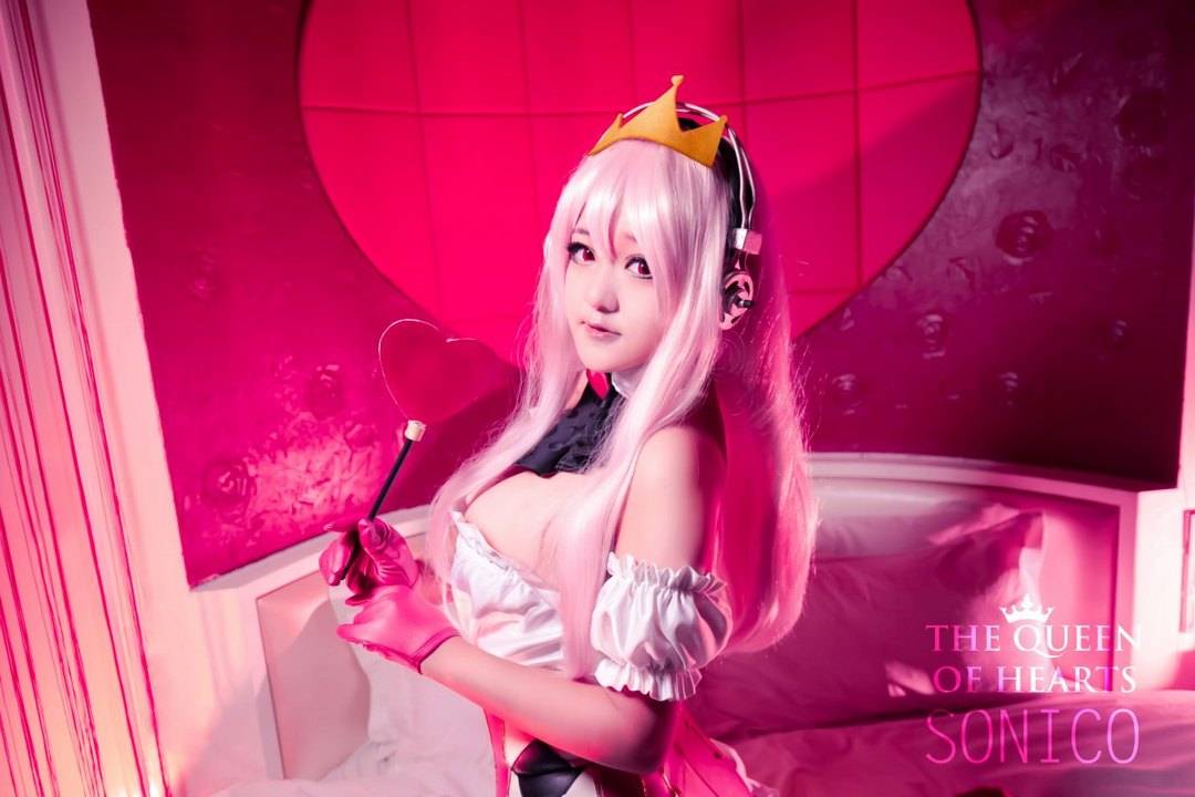 Cosplay福利/巨乳美女cosplay超级索尼子美腿诱惑福利图片