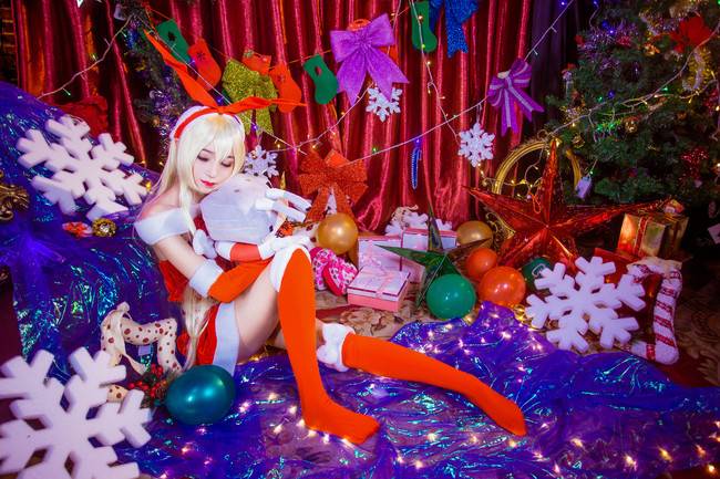 Cosplay福利/甜甜的性感圣诞红妆少女 舰队collection岛风COSPLAY美图欣赏 cn:锦户A