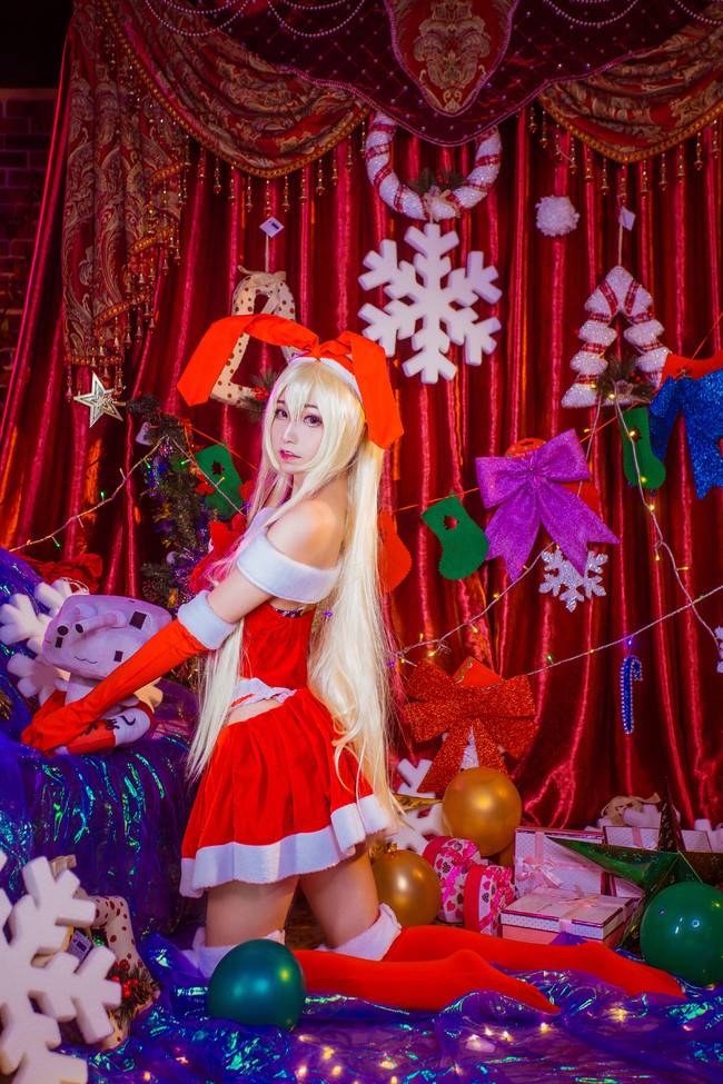 Cosplay福利/甜甜的性感圣诞红妆少女 舰队collection岛风COSPLAY美图欣赏 cn:锦户A