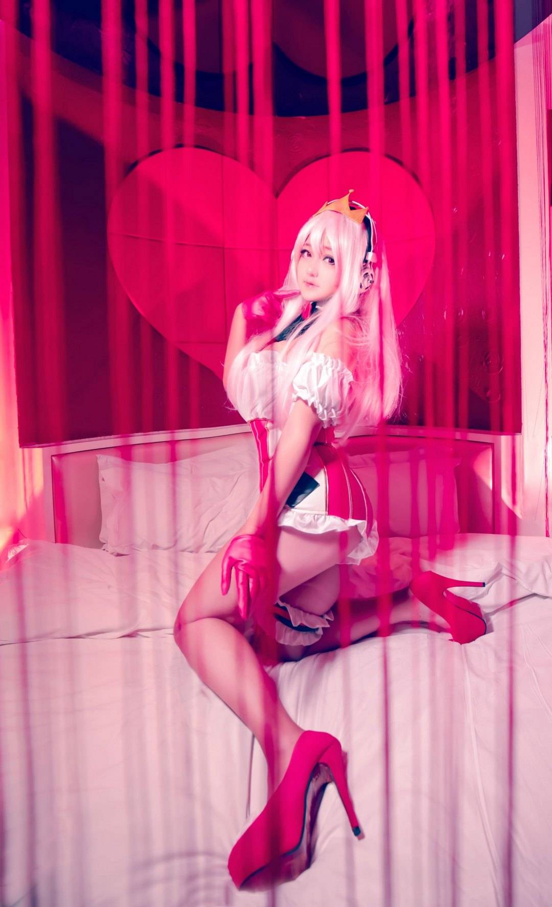 Cosplay福利/巨乳美女cosplay超级索尼子美腿诱惑福利图片