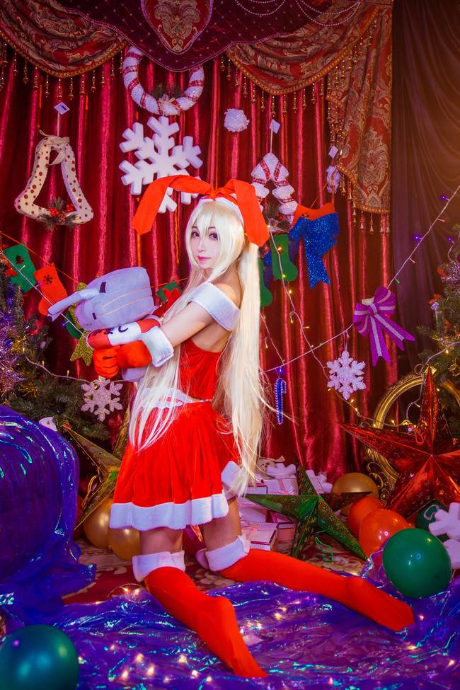 Cosplay福利/甜甜的性感圣诞红妆少女 舰队collection岛风COSPLAY美图欣赏 cn:锦户A
