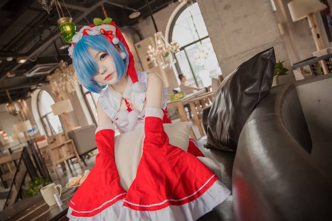 Cosplay福利/黑丝绝对领域圣诞少女 re:从零开始的异世界生活 雷姆COSPLAY美图欣赏 cn:-面瘫少女亓煜君