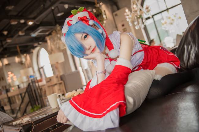 Cosplay福利/黑丝绝对领域圣诞少女 re:从零开始的异世界生活 雷姆COSPLAY美图欣赏 cn:-面瘫少女亓煜君