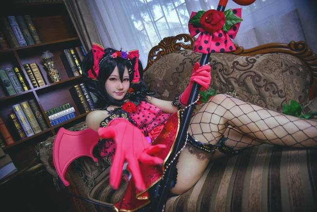 Cosplay福利/渔网黑丝绝对领域少女Love Live!矢泽妮可COSPLAY美图欣赏 cn:一条兔腿纸 上一篇