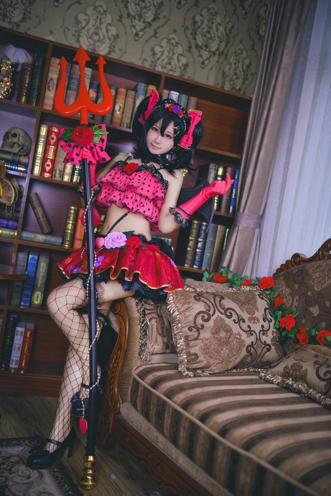 Cosplay福利/渔网黑丝绝对领域少女Love Live!矢泽妮可COSPLAY美图欣赏 cn:一条兔腿纸 上一篇