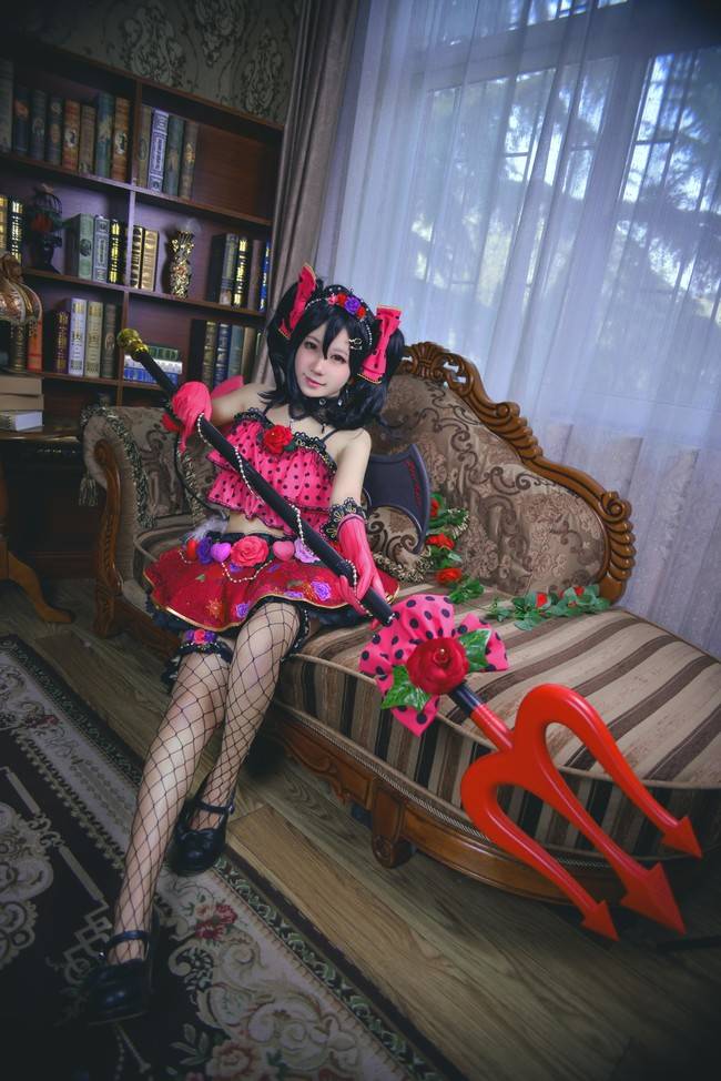 Cosplay福利/渔网黑丝绝对领域少女Love Live!矢泽妮可COSPLAY美图欣赏 cn:一条兔腿纸 上一篇