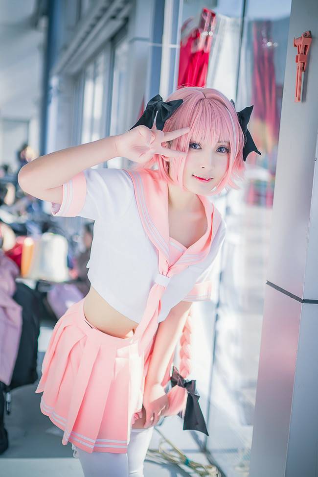 Cosplay福利/白丝绝对领域少女Fate/Grand Order阿斯托尔福COSPLAY美图欣赏 cn:莔莔