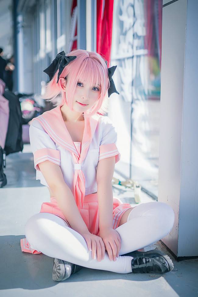 Cosplay福利/白丝绝对领域少女Fate/Grand Order阿斯托尔福COSPLAY美图欣赏 cn:莔莔