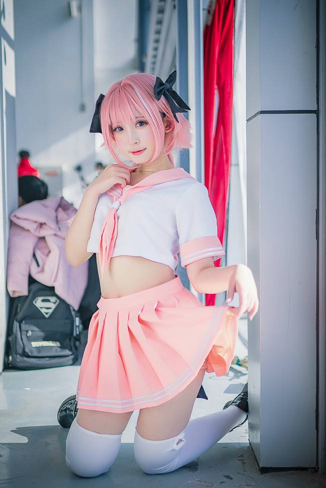 Cosplay福利/白丝绝对领域少女Fate/Grand Order阿斯托尔福COSPLAY美图欣赏 cn:莔莔