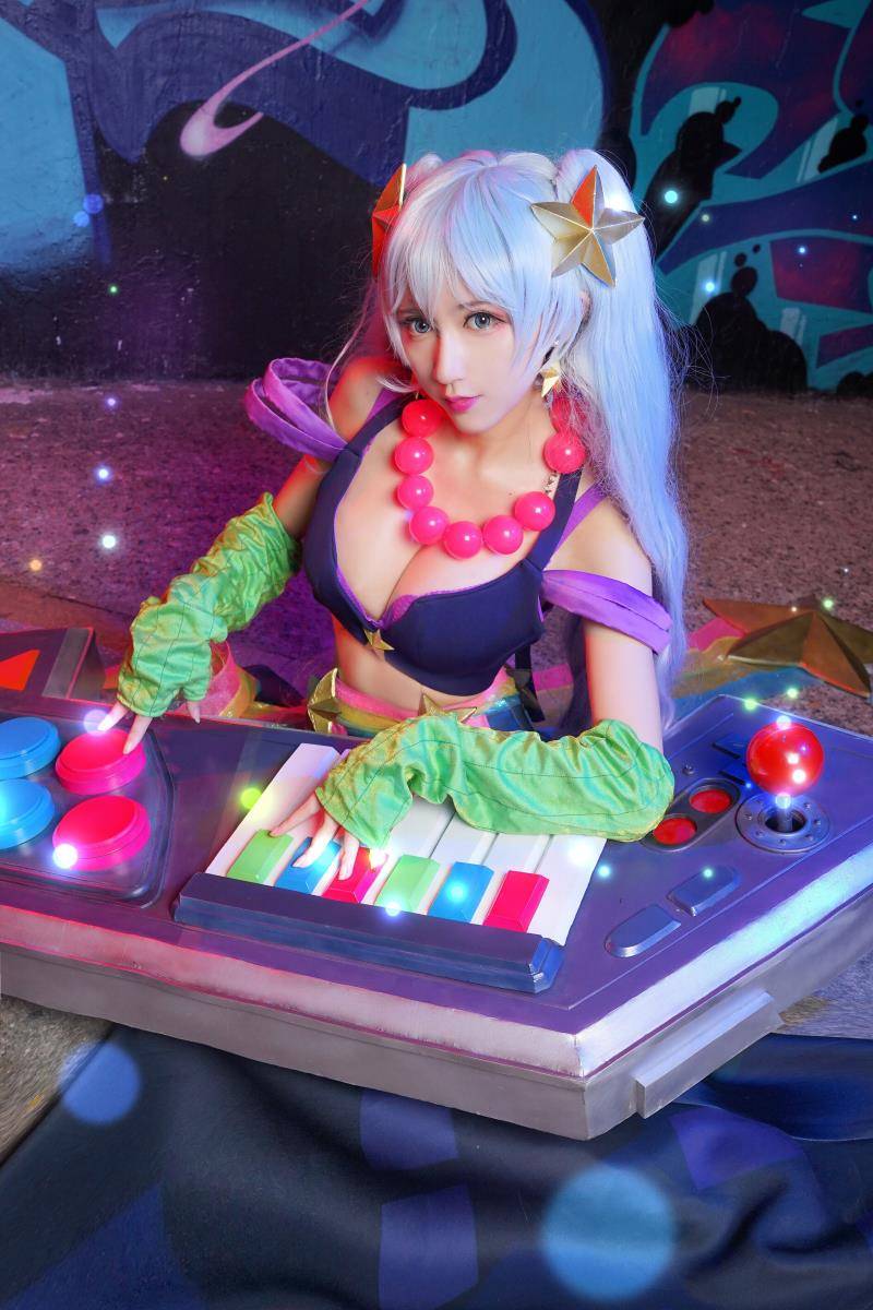 Cosplay福利/英雄联盟琴瑟仙女娑娜cosplay福利图片