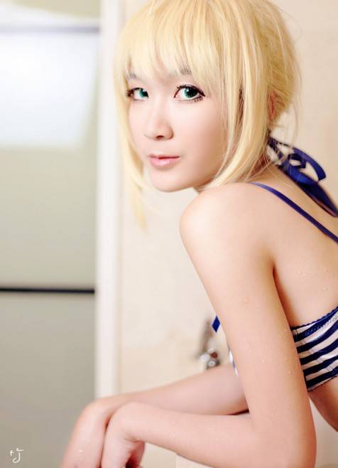 Cosplay福利/少女身材萝莉竹榛子内衣版Sabercosplay福利写真