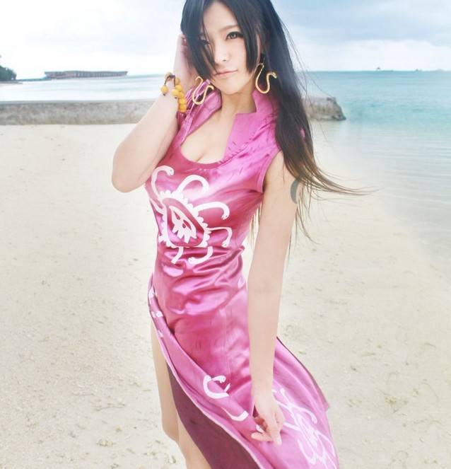 Cosplay福利/野猪桃桃宝 海贼王女帝旗袍cos