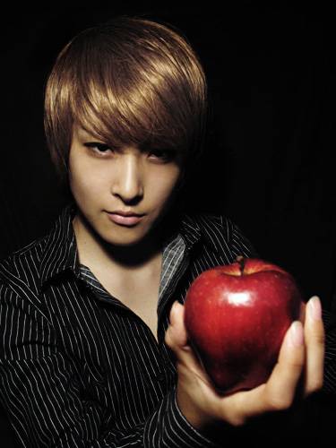 Cosplay福利/《死亡笔记》COS夜神月 暗やみの中で潜む