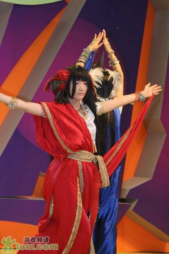 Cosplay福利/圣传双生美女百合COSPLAY