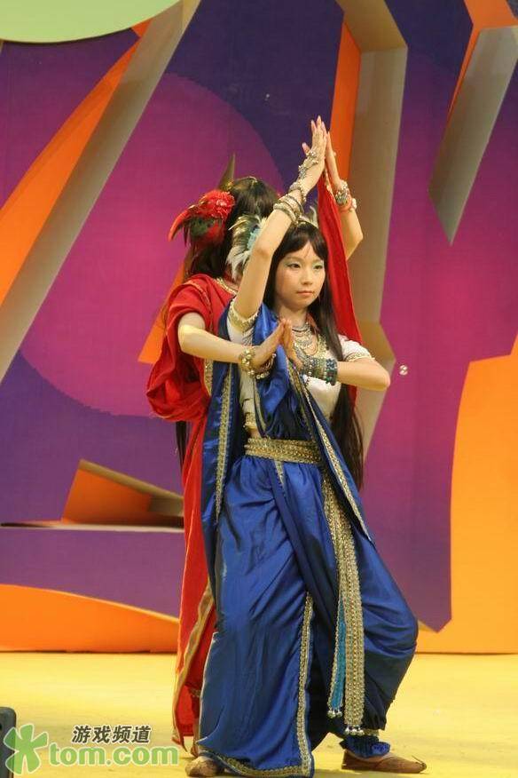 Cosplay福利/圣传双生美女百合COSPLAY