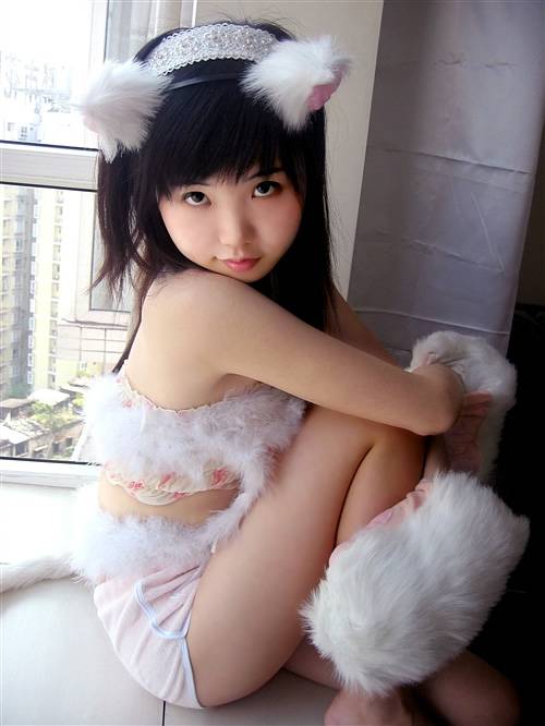 Cosplay福利/阿西雅性感萝莉猫女cosplay图片 白皙美腿玩一年