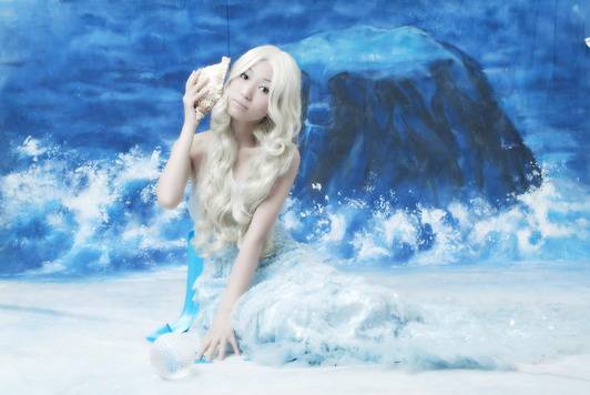 Cosplay福利/美女coser白草女仆装黑丝cosplay图片