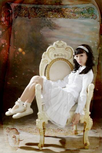 Cosplay福利/美女coser白草女仆装黑丝cosplay图片