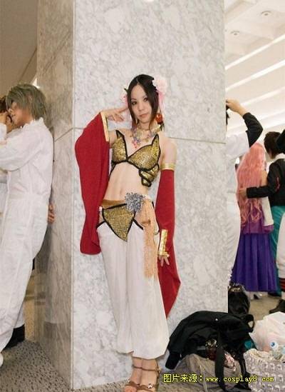 Cosplay福利/《仙境传说2》混血美眉COS的性感舞娘图片
