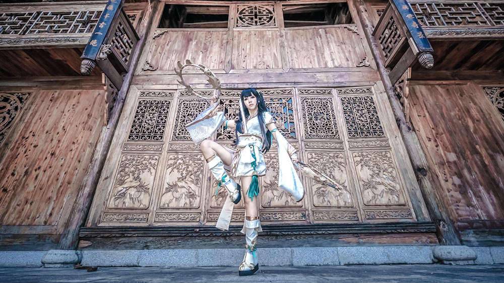 Cosplay福利/天涯明月刀OL寒江城盟主曲无忆cosplay图片