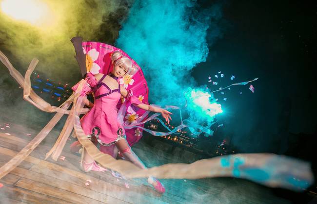 Cosplay福利/王者cos/王者荣耀小乔旗袍白丝cosplay美图