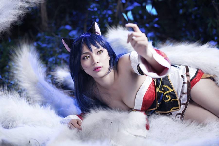 Cosplay福利/性感巨乳美女英雄联盟cosplay九尾妖狐阿狸写真