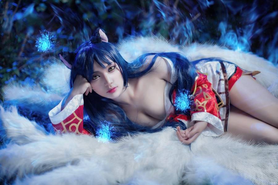 Cosplay福利/性感巨乳美女英雄联盟cosplay九尾妖狐阿狸写真