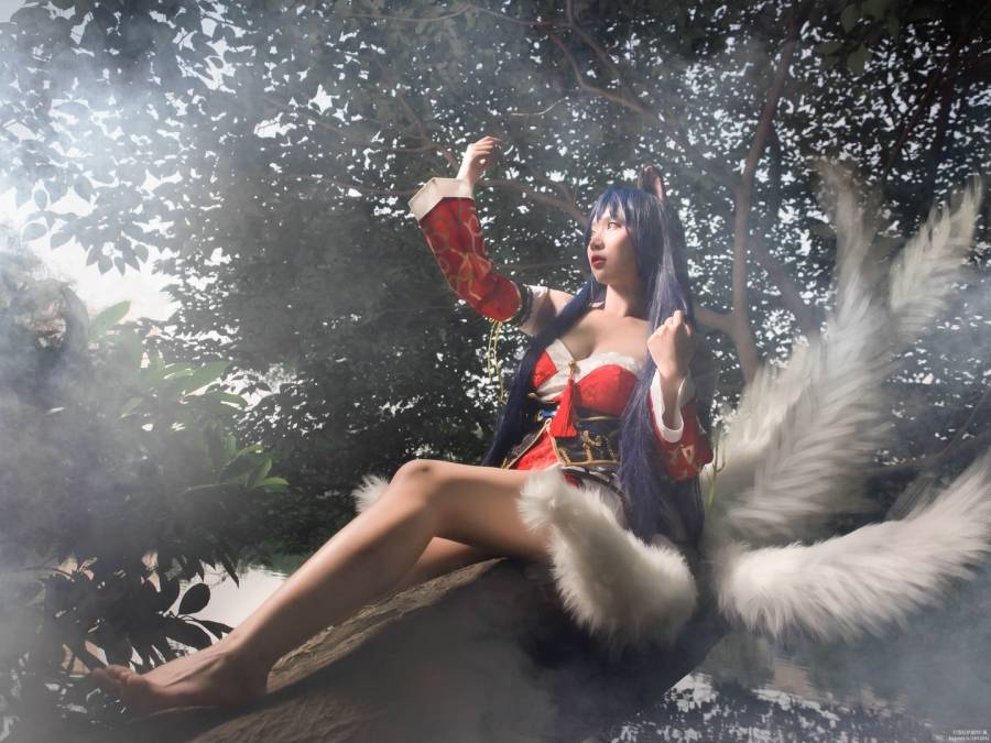 Cosplay福利/性感巨乳美女英雄联盟cosplay九尾妖狐阿狸写真