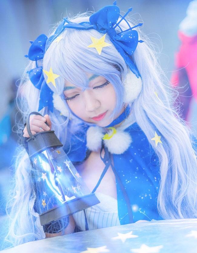 Cosplay福利/VOCALOID冬夜miku初音未来cosplay美女图片