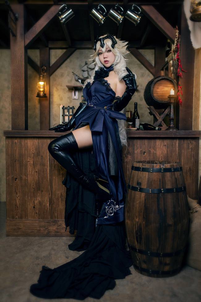 Cosplay福利/Fate/Grand Order贞德盛宴晚餐cosplay美女图片