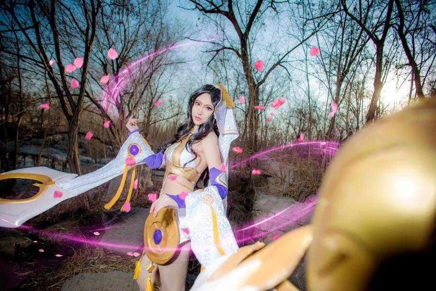 Cosplay福利/御姐王者荣耀舞娘貂蝉cos美图